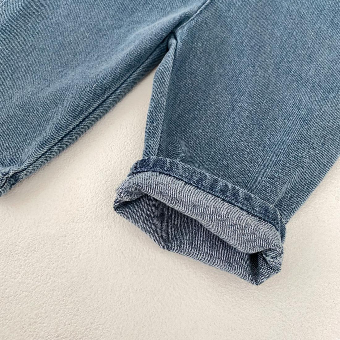 Barboteuse en jean sans manches pour bébés et tout-petits