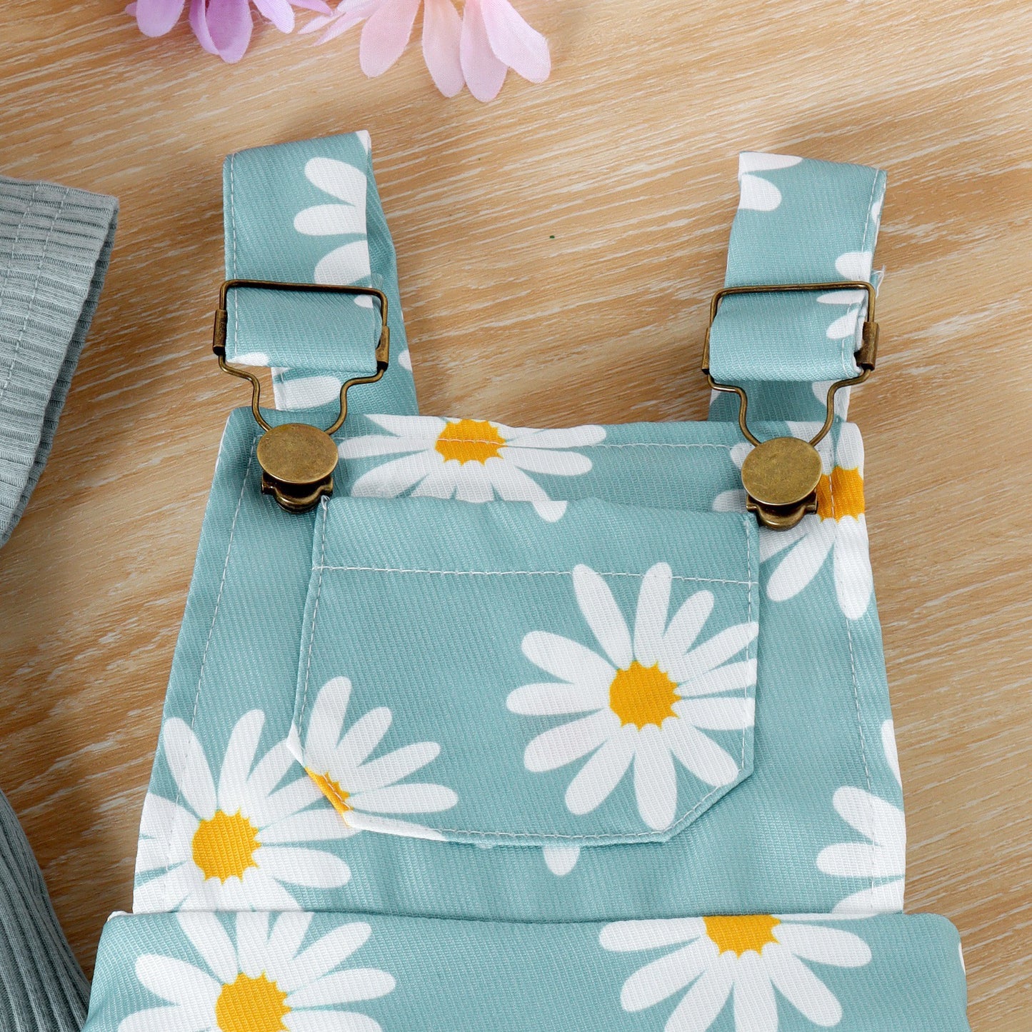 Maisie Daisy Shortall Set toddler outfit suited to weekend trips