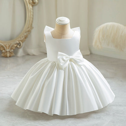 Girls photo dress featuring Estelle Bow Dress for dressy family gatherings